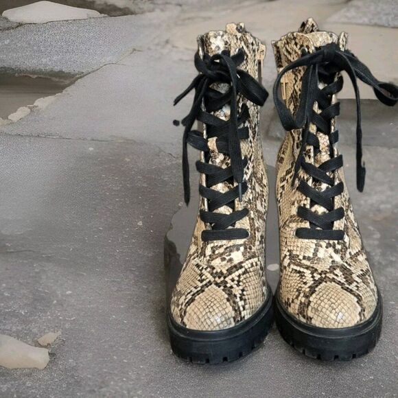 Steve Madden Latch Lace Up Snake Print Boots Chunky Block Heel Size Women's 8 - Picture 2 of 8